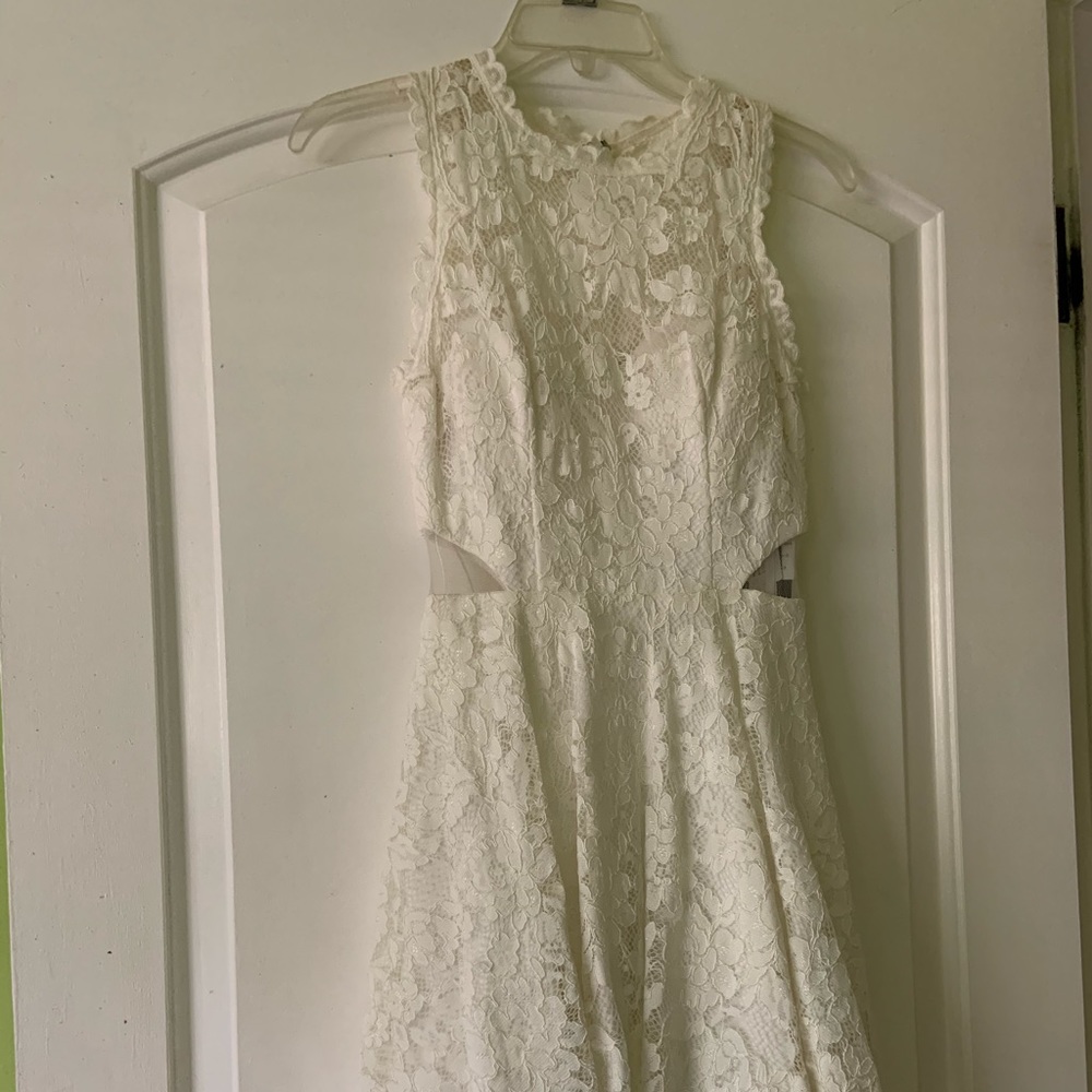 NWT Avery G lace dress